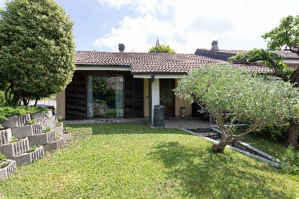 Foto Villa bifamiliare in Strada Valle Ceppi, Baldissero Torinese di 221 m²