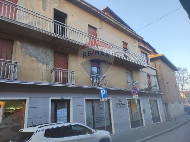 Foto Appartamento in VIA STATUTO, Samarate Centro di 70 m² con 3 locali