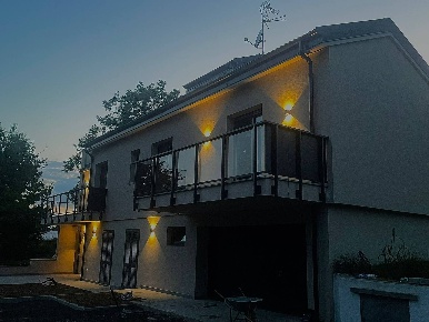 Foto Villa bifamiliare in Strada Moncalvo, Moncalieri di 400 m² in vendita