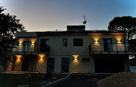 Foto Villa bifamiliare in Strada Moncalvo, Moncalieri di 400 m² in vendita