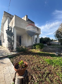 Foto Villa singola in Traversa di Via Giulio Petroni, Bari di 320 m²