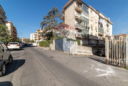 Foto Box in Via Madonna di Fatima, Gravina di Catania Centro di 92 m²
