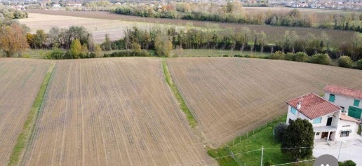 Foto Terreno agricolo a Azzano Decimo di 13765 m² in vendita