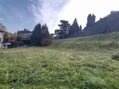 Foto Terreno edificabile a Oggiono di 2000 m² in vendita