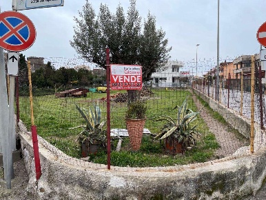 Foto Terreno agricolo in Via Fiumara, Mondragone di 1100 m² in vendita