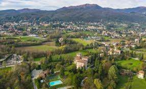 Foto Terreno edificabile a Erba di 1270 m² in vendita