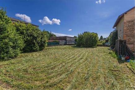 Foto Terreno edificabile in via Madonna, Guanzate Centro di 1310 m²
