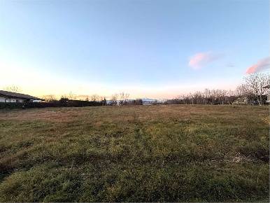 Foto Terreno edificabile a Azzano Decimo di 5450 m² in vendita