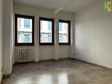 Foto Appartamento in Via Piave, Varese Centro di 94 m² con 3 locali
