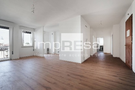 Foto Appartamento in Viale Montegrappa, Treviso Eden - Tribunale di 125 m²