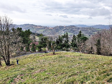 Foto Terreno residenziale a Perugia di 2800 m² in vendita