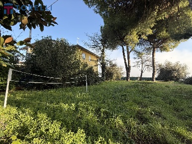 Foto Terreno residenziale a Cesenatico di 565 m² in vendita