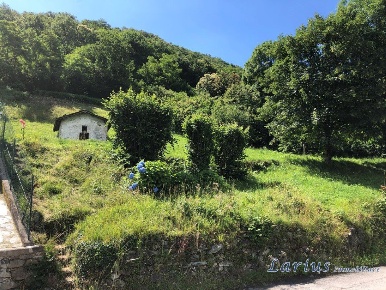 Foto Terreno edificabile in via Brusa, Canzo di 1625 m² in vendita