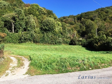 Foto Terreno edificabile in via Maiago, Valbrona Osigo di 1900 m²