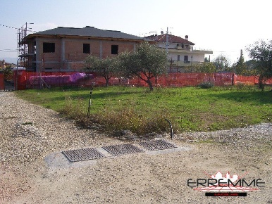 Foto Terreno edificabile a Rosciano Villa Oliveti di 848 m² in vendita