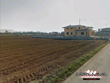 Foto Terreno edificabile a Cepagatti di 2000 m² in vendita