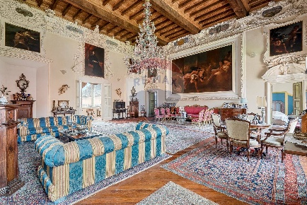 Foto Appartamento in Via Borghetto, Piacenza Centro Storico di 700 m²