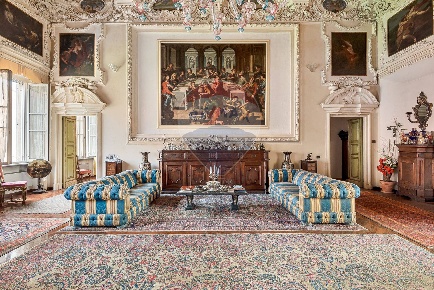 Foto Appartamento in Via Borghetto, Piacenza Centro Storico di 700 m²