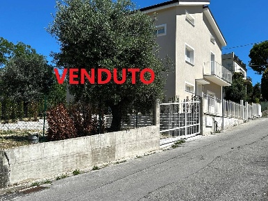 Foto Appartamento a Fermo Centro di 94 m² con 3 locali in vendita