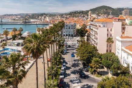 Foto Appartamento in via dei Pescatori, Imperia Oneglia di 130 m²