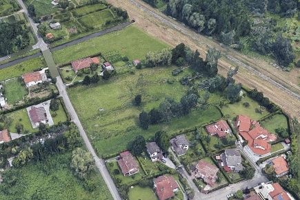 Foto Terreno commerciale a Montignoso di 8000 m² in vendita