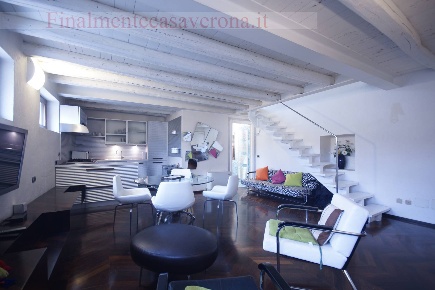 Foto Appartamento in Piazza Mura Gallieno, Verona Centro Storico di 74 m²