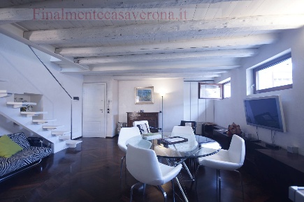 Foto Appartamento in Piazza Mura Gallieno, Verona Centro Storico di 74 m²