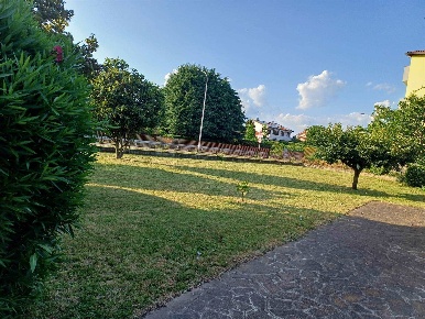 Foto Terreno edificabile a Pozzo d'Adda Bettola di 687 m² in vendita