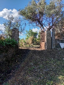 Foto Terreno agricolo in via gravina, Tremestieri Etneo Centro di 7451 m²