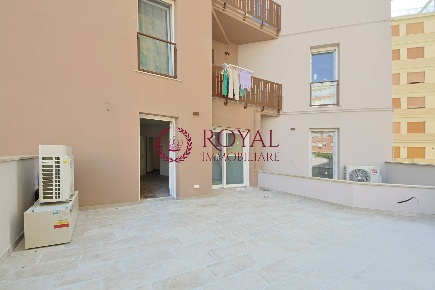 Foto Appartamento in Piazza Attias, Livorno Attias - Marconi di 90 m²