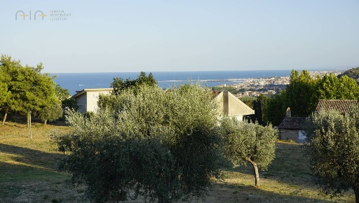 Foto Terreno residenziale in via Cuprense, Grottammare Centro di 828 m²