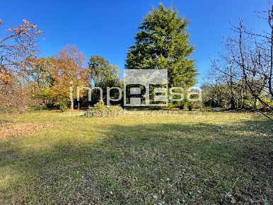 Foto Terreno residenziale in via Tournichè, Susegana di 1412 m² in vendita