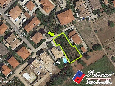 Foto Terreno residenziale in Via Querce, Fondi Centro di 800 m² in vendita