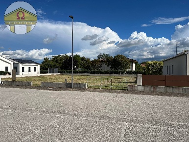 Foto Terreno residenziale a Ponzano Veneto di 930 m² in vendita