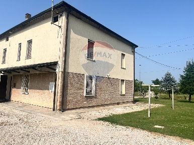 Foto Appartamento in Via Bova, Ferrara San Bartolomeo di 112 m² in vendita