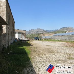 Foto Terreno industriale in San Raffaele, Fondi di 7400 m² in vendita