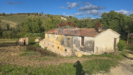 Foto Terreno agricolo in strada provinciale fondo valle piomba, Atri