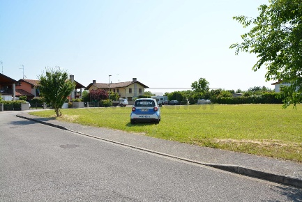 Foto Terreno edificabile in Via Giuseppe Filippo Renati 9, Gonars di 750 m²