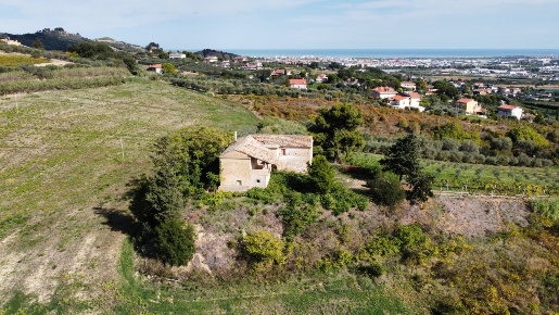 Foto Terreno edificabile a Monteprandone di 19183 m² in vendita