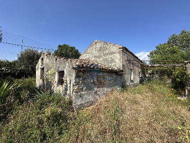 Foto Casale in Viale Isonzo 238, Catanzaro Fortuna - Corvo di 120 m²