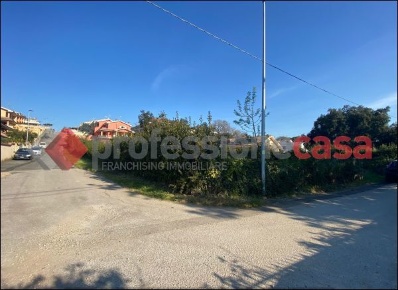 Foto Terreno edificabile a Pomezia Campo Jemini di 2000 m² in vendita