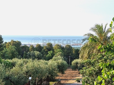 Foto Terreno industriale a Pescara San Silvestro di 1700 m² in vendita