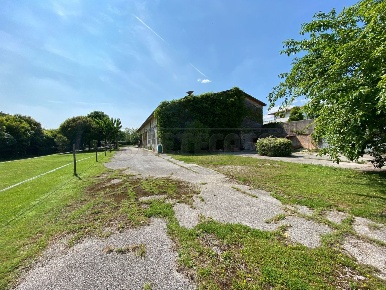 Foto Terreno industriale a Vicenza Centro di 1700 m² in vendita