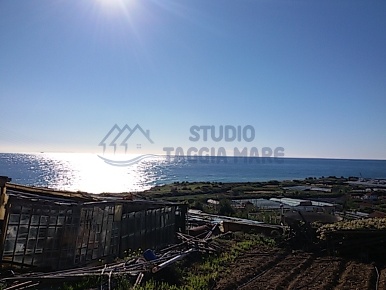 Foto Terreno edificabile in Via Castello 13, Riva Ligure di 5000 m²