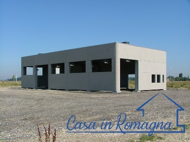 Foto Terreno industriale in Via Achille Grandi, Rimini Viserba di 2500 m²