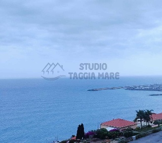 Foto Terreno agricolo in Via allende, Cipressa Aregai di 2000 m² in vendita