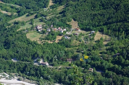 Foto Terreno edificabile in Ronzano, Calestano di 2400 m² in vendita