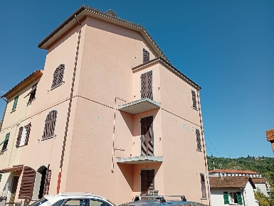 Foto Casa indipendente a La Spezia Limone - Melara di 220 m² con 8 locali