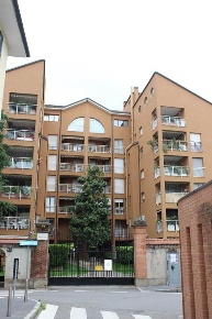Foto Garage a Milano in vendita