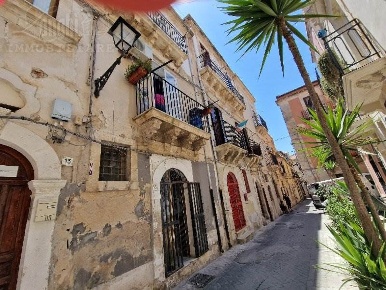 Foto Appartamento a Siracusa di 100 m² con 3 locali in vendita